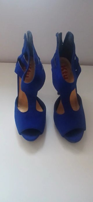 Zapatos de tacón azules