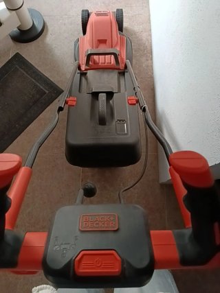 Cortacésped Black+Decker 32cm 1200W