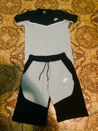 Conjunto Nike Camiseta y Pantalón Corto • Nuevo •