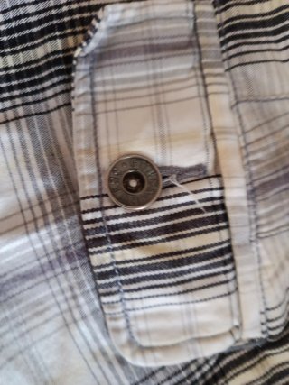 Pantalón corto Guess cuadros talla 38