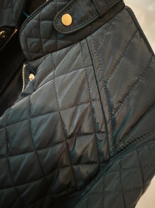 Chaqueta acolchada negra mujer