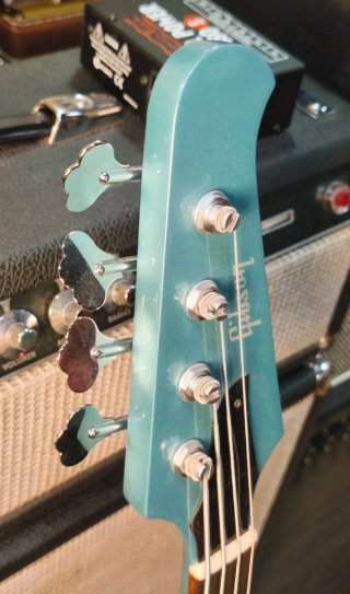 Gibson Thunderbird Non Reverse Pelham Blue Bass