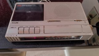 Radio cassette despertador vintage Philips D-7547