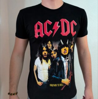 CAMISETA NEGRA NUEVA en talla M - AC&DC -
