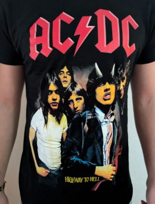 CAMISETA NEGRA NUEVA en talla M - AC&DC -