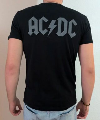 CAMISETA NEGRA NUEVA en talla M - AC&DC -