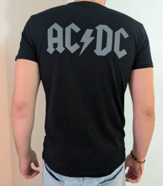 CAMISETA NEGRA NUEVA en talla M - AC&DC -