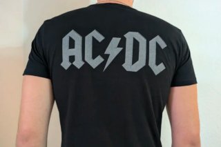 CAMISETA NEGRA NUEVA en talla M - AC&DC -