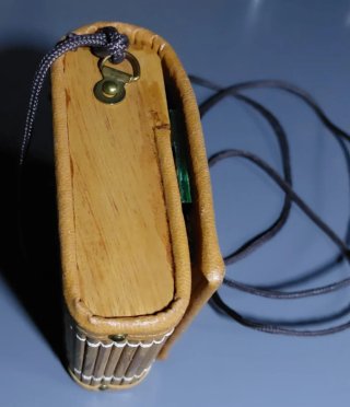 Mini bolso de bambu con espejo