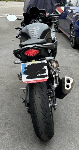 Honda CBR 500 R Negra y Dorada
