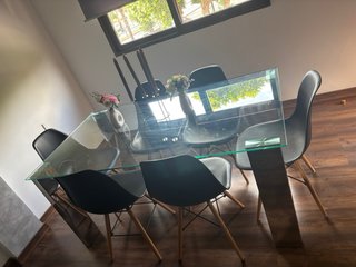 Mesa de comedor cristal y sillas