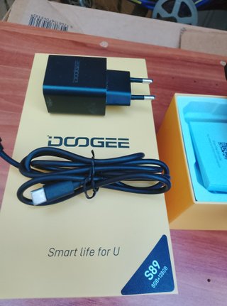 Doogee S89 Negro + Cargador y Cable