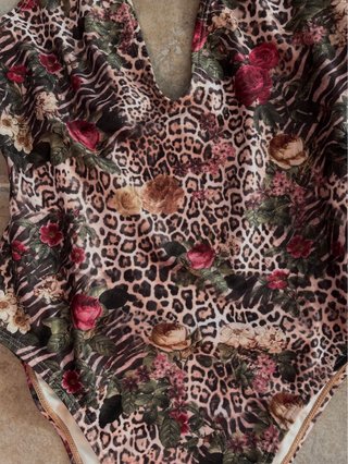 Bañador leopardo floral talla S con etiquetas