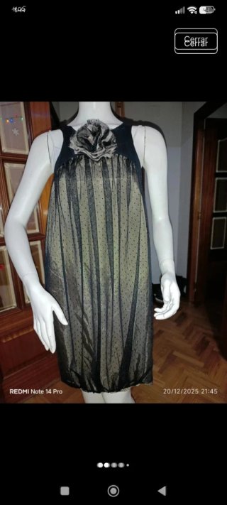 Vestido de verano negro y beige