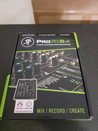 Mesa de mezclas Mackie ProFX6v3