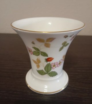 BONITO JARRÓN PEQUEÑO DE PORCELANA, WEDGWOOD