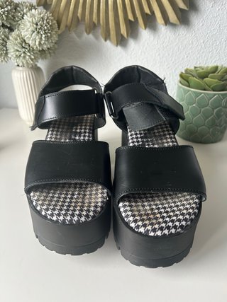 Sandalias Mustang Talla 37 Cuña Alta