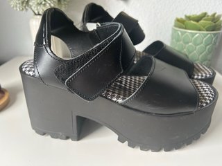 Sandalias Mustang Talla 37 Cuña Alta