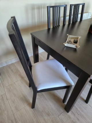 Mesa y 6 sillas comedor wengé y crudo