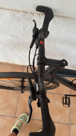 Bicicleta Gravel Negra
