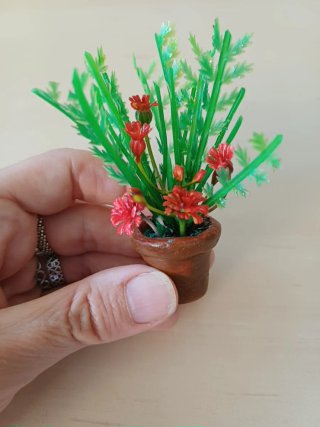 Accessori in miniatura per case delle bambole