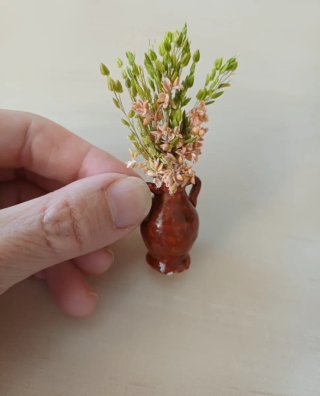 Accessori in miniatura per case delle bambole