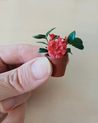 Accessori in miniatura per case delle bambole