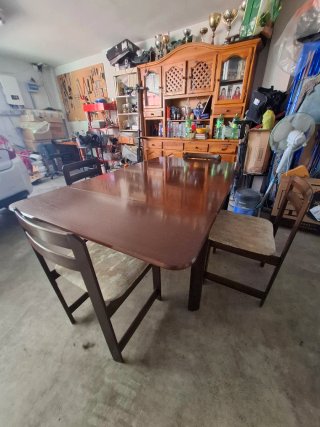 Mesa de comedor de roble mas 4 sillas