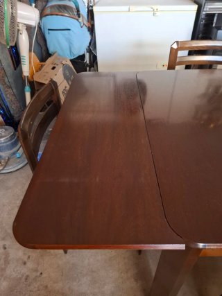 Mesa de comedor de roble mas 4 sillas