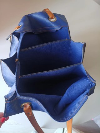 Bolso grande azul y marrón