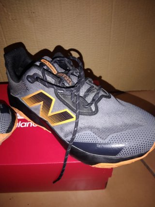 Zapatillas New Balance Running Gris Naranja