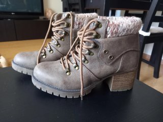 Botines de tacón marrones