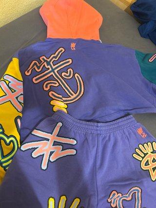 Conjunto Adidas Hoodie y Shorts Multicolor