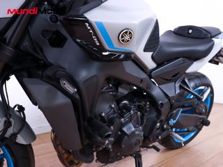 YAMAHA MT 09