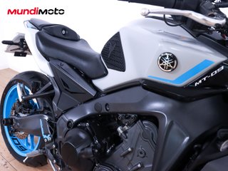 YAMAHA MT 09