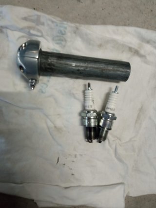 Material Bultaco: Puño acelerador y 2 bujías