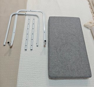 Barrera de cama gris