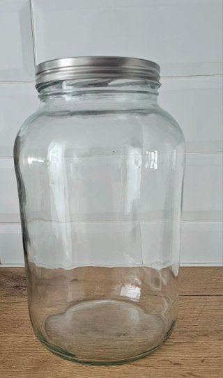 Bote de cristal grande con tapa metálica