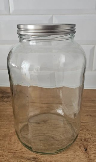Bote de cristal grande con tapa metálica