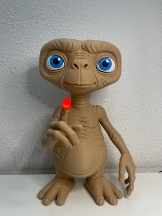 Figura E.T. 40cm con luz en dedo
