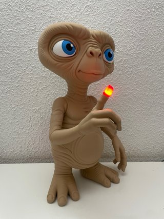 Figura E.T. 40cm con luz en dedo