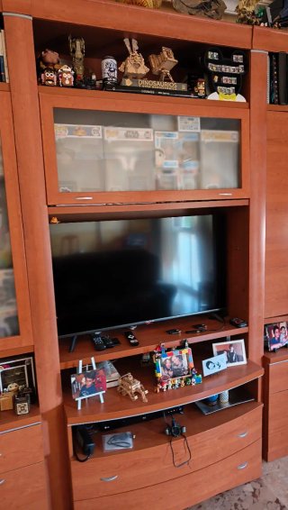 Mueble salón madera y cristal