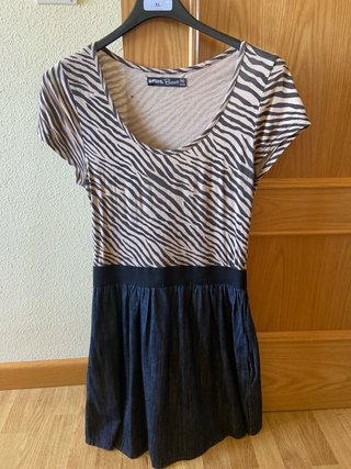Vestido estampado cebra Lefties Talla M