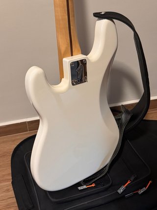 Bajo Fender Player Precision MN Polar White