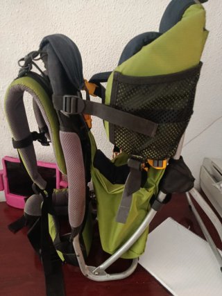 Mochila portabebés senderismo