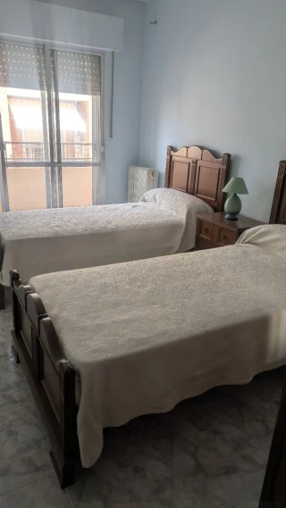 Dormitorio completo madera oscura