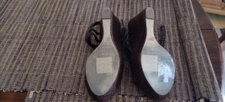 Sandalias de cuña con pedrería Talla 37
