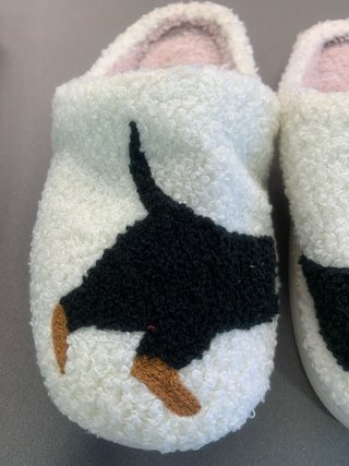 Zapatillas de casa con perro salchicha