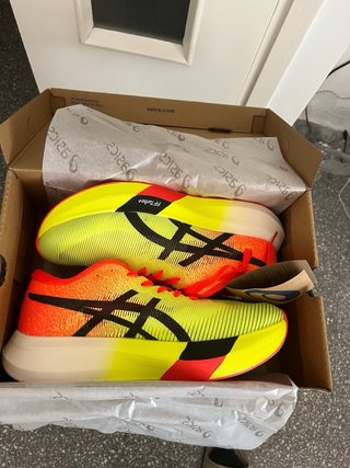 Asics Metaspeed Sky Paris Naranja/Amarillo