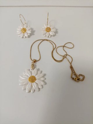 Conjunto Pendientes y Colgante Margarita